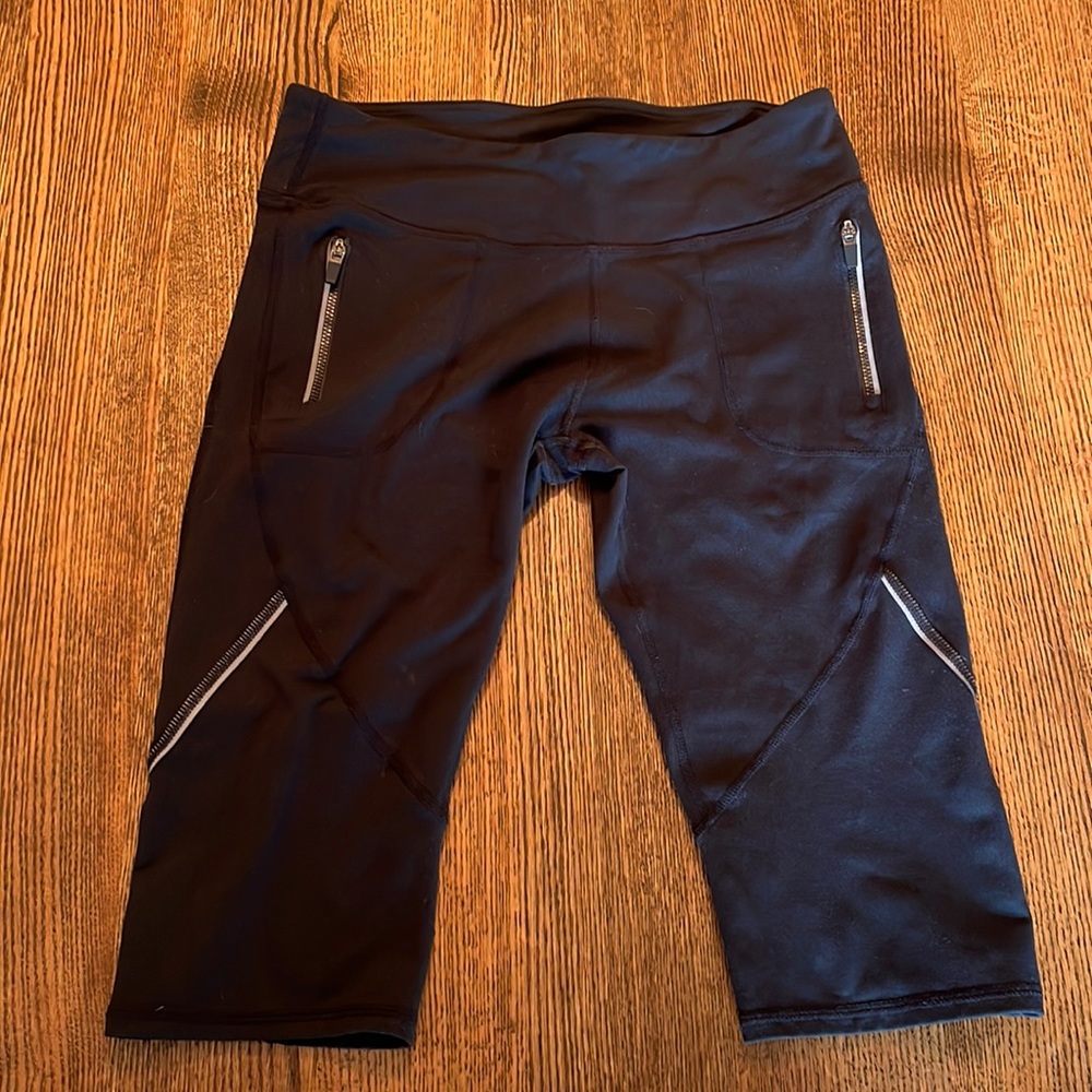 Fabletics Cropped Black Pocket Leggings